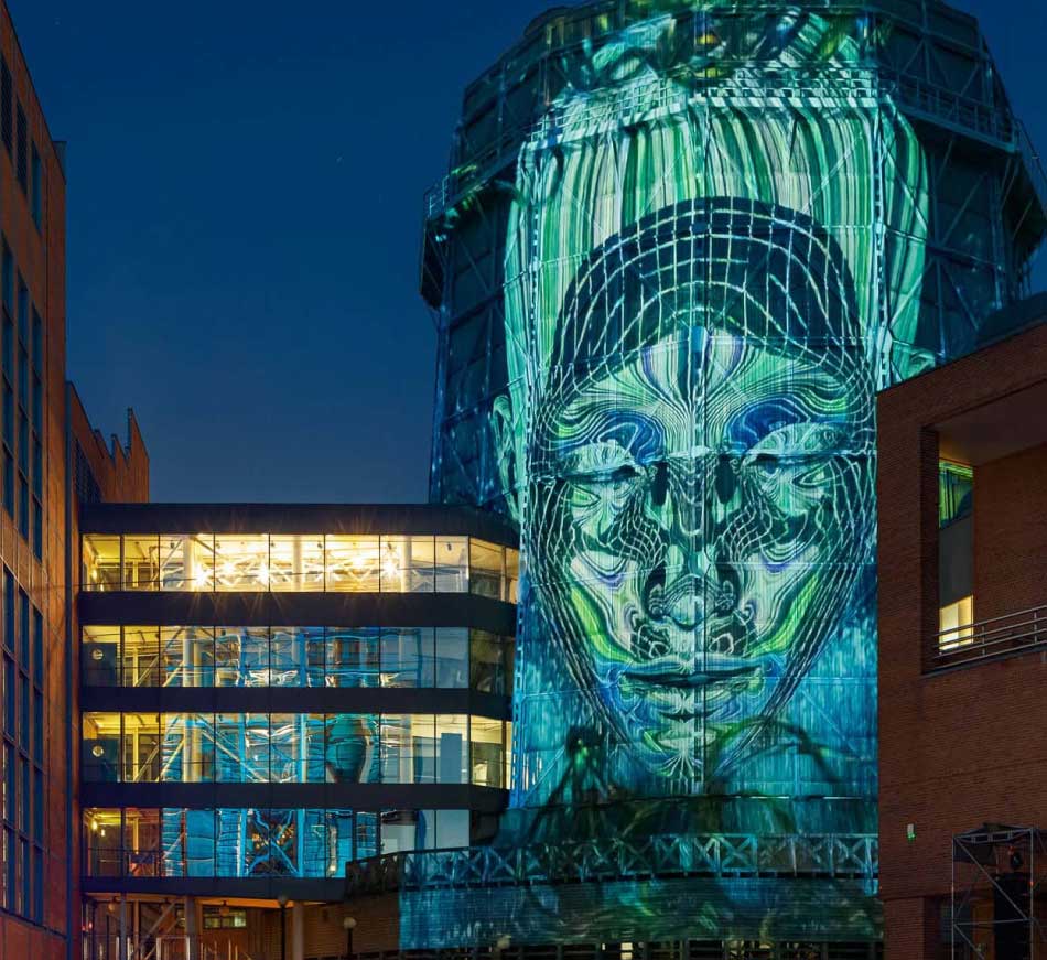 Mural wieczorem